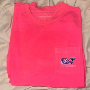 Vineyard vines t shirt